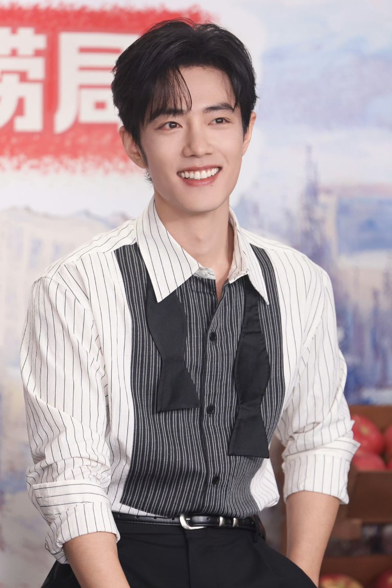phukanandkan's tweet photo. สตูอัปรูปคุณหมอหลิวอาบน้ำแต่งตัวหล่อมาก555555555 ละยิ้มนี้ฉันละลาย ป้าสู้ชีวิตมาตลอดแต่ไม่เคยสู้ยิ้มหวานนี้ได้เลย น่ารักมากกกกก https://t.co/6lbyZLWYtB