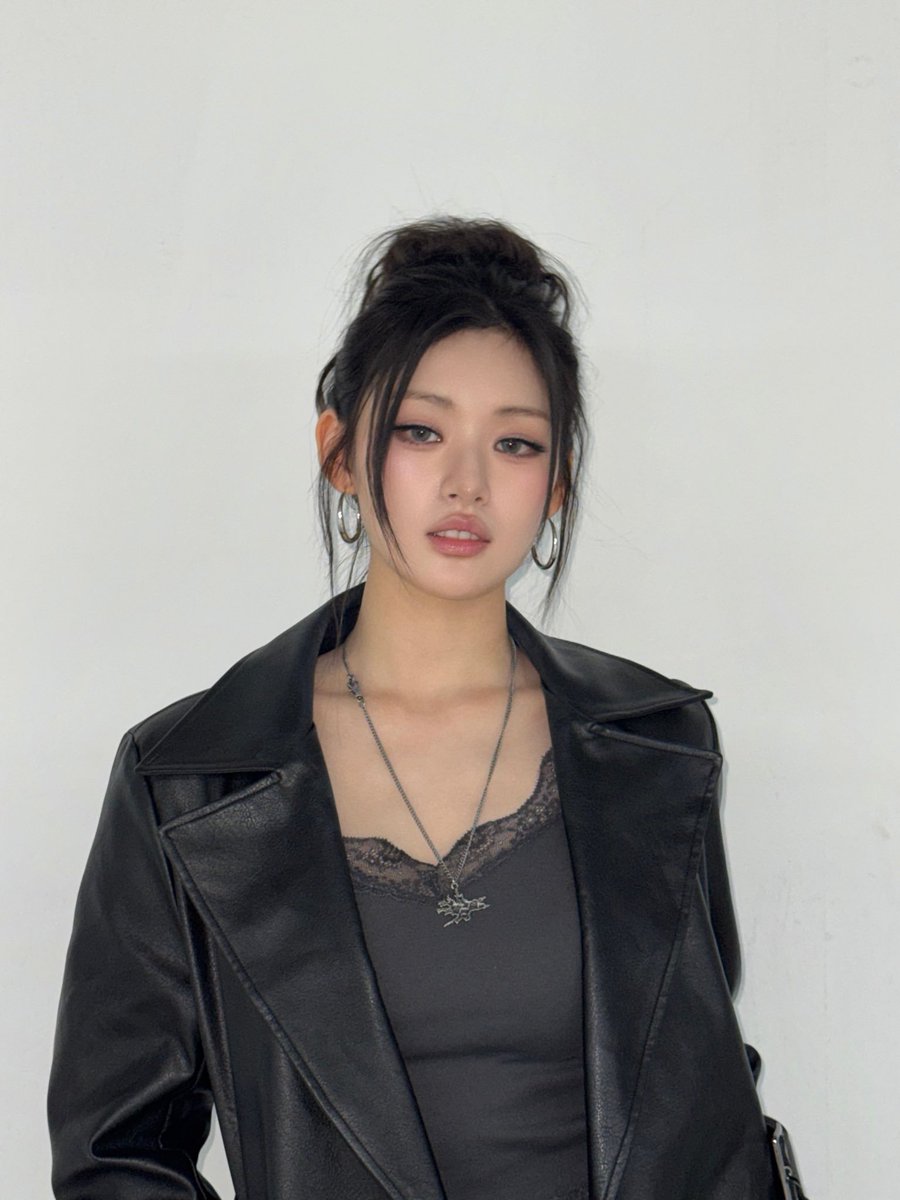 7sevenn20's tweet photo. Princess Athena 🐥🎀
#FIFTYFIFTY #아테나 #ATHENA https://t.co/iLB4qLKKNw