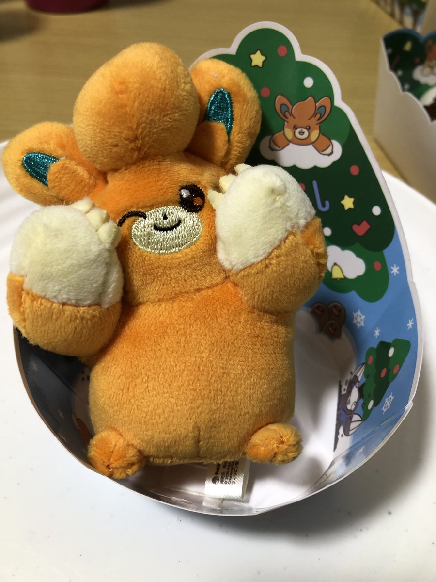 yux_614's tweet photo. ミスドブランケットにパモちゃんいるー！予約しますわそりゃあ。火曜日予約開始ね、おっけー。

前もパモちゃんいた時可愛かったんだよなー楽しみ https://t.co/o1G7X2Fu9o