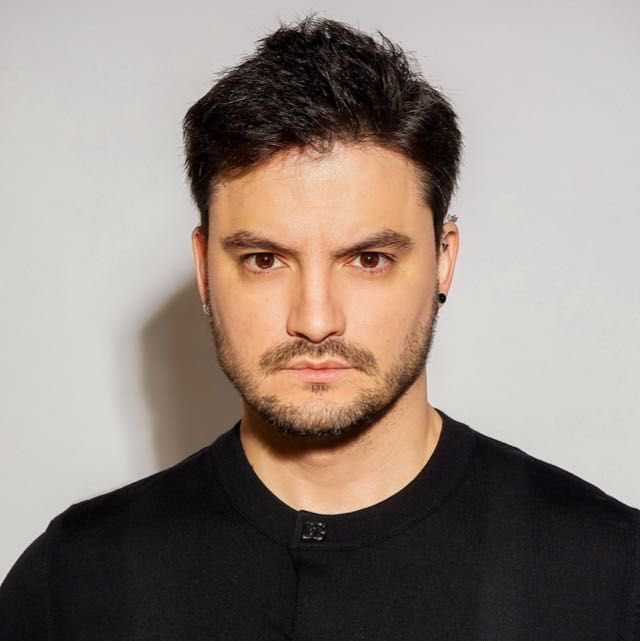 iconiquebr's tweet photo. Em novo tweet, Felipe Neto dispara:

— “Vai tomar no c*, né. Só isso mesmo. Uma altura dessa. Num f#de.” https://t.co/72qBQxFtqd