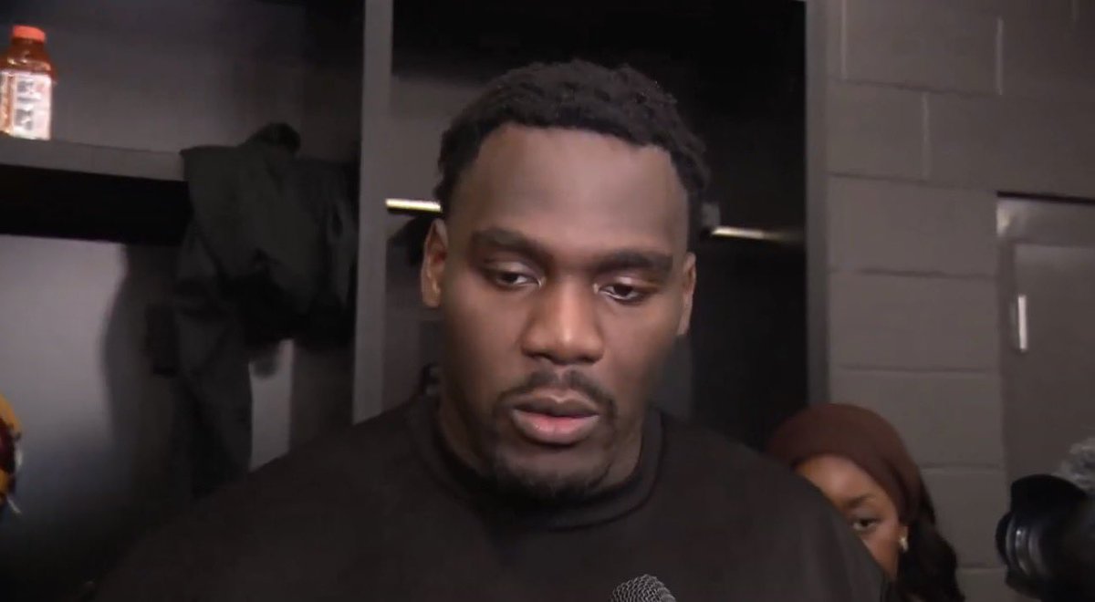 CommandersLead's tweet photo. The Chris Paul sabotage saga:

- Steps on Jayden causing him to trip and dislocate his elbow

- Steps on Jayden again vs the Giants messing up the last play in OT

- Gets a ridiculous facemask call negating the most important TD of the season

Get him away from my QB. https://t.co/SOkappoThp