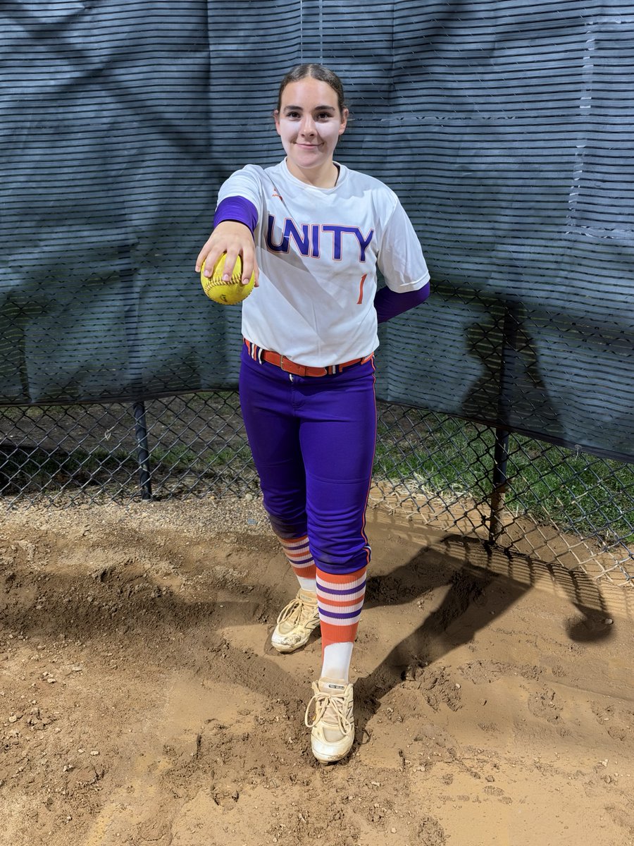 alexresto2032's tweet photo. Clocked in. Hard hat earned. 👷♀️🥎
#ClassOf2032 #NJSoftball #TeamUnity #HardWork
@BIGBALLINMEDIA https://t.co/urnFEx6Qq0