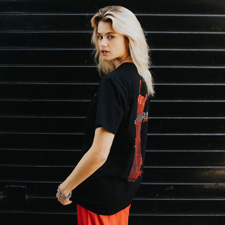 InsertCoin_JP's tweet photo. From Night City to Melbourne…
「SAMURAI」の音楽が世界を席巻する。
この公式Tシャツを身にまとい、どこにいても彼らの魂を体現しよう!

日本国内発送・詳しくはこちらへ
https://t.co/K8NH8maugN

#サイバーパンク2077
#Cyberpunk2077
#InsertCoin https://t.co/lLSjqF4GvP