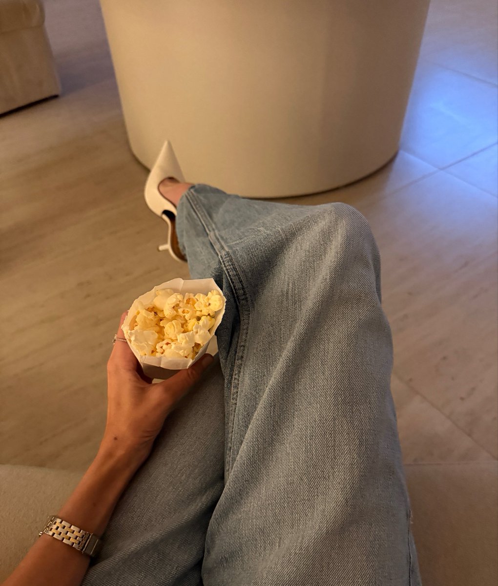 itsskaterinaaaa's tweet photo. Pick a snack. https://t.co/2WTdiJfXM9