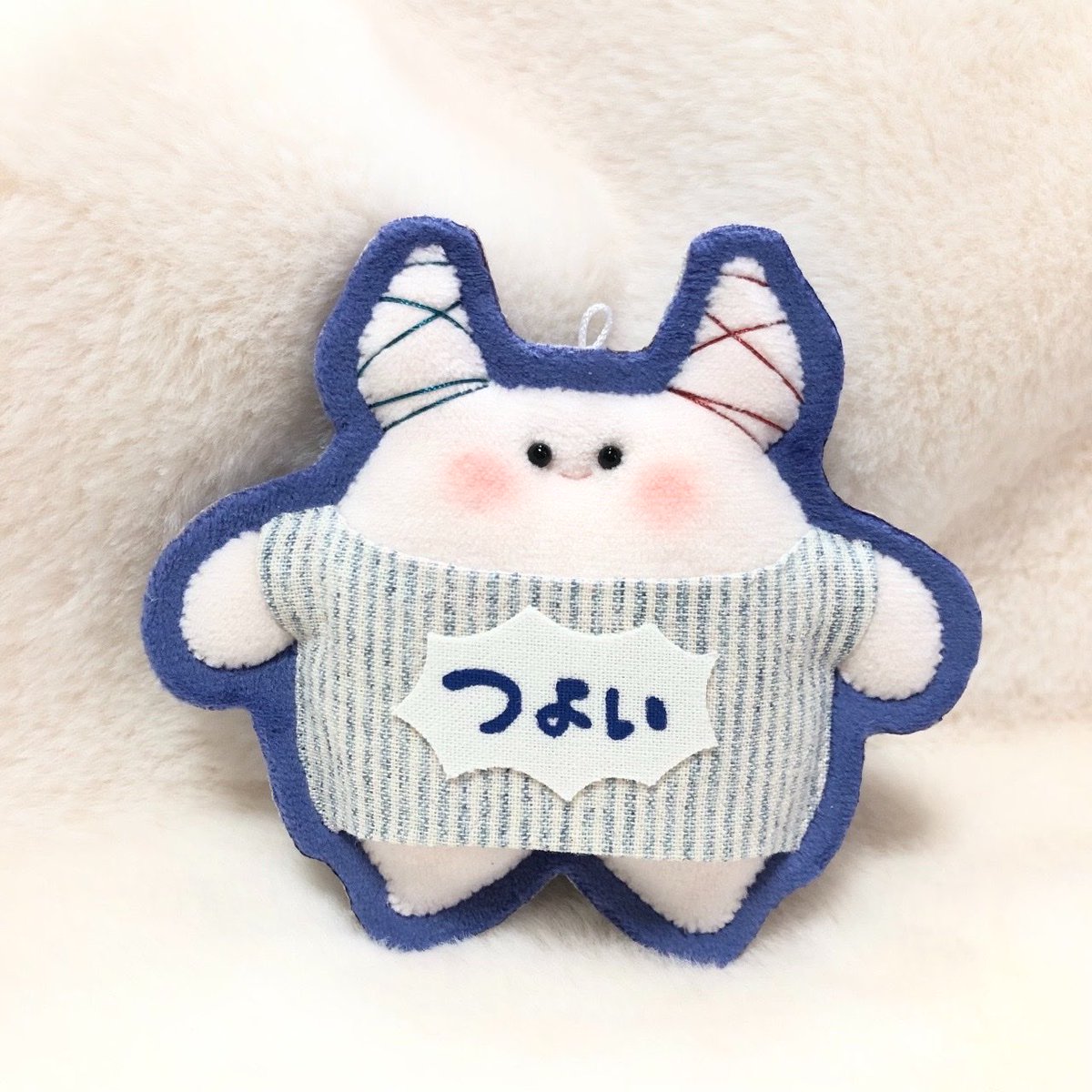 ichiru55's tweet photo. 様々な実験により散々な目にあわされたつよいちゃん、お洋服を着せることに成功（もちろん縫いつけ https://t.co/jOpwsfX0m6