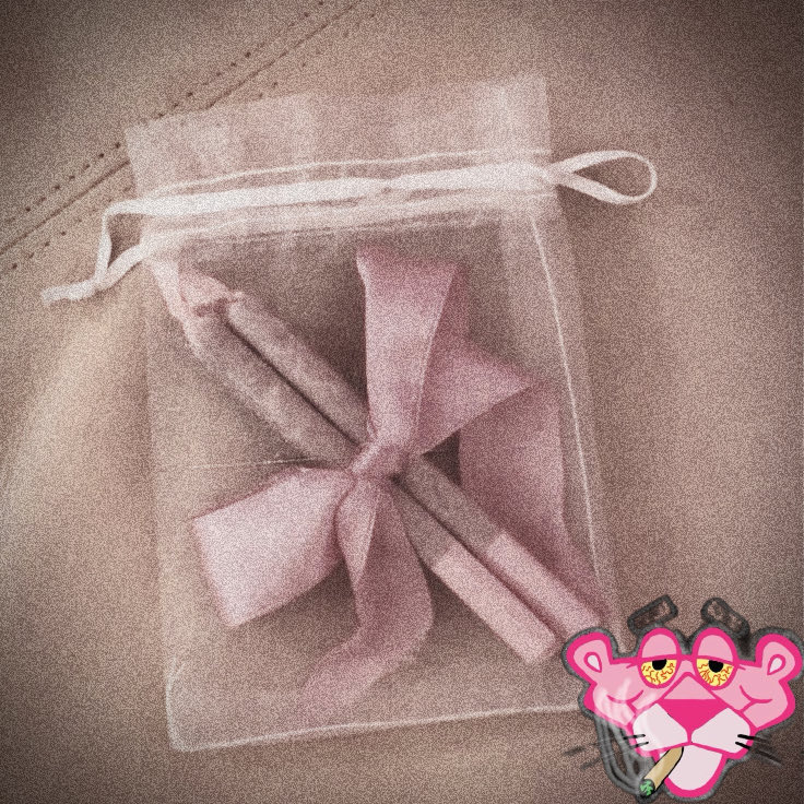 necrotwinkk's tweet photo. when he rolls his weed in pretty papers cos he knows u won’t accept anythin less. https://t.co/YnSAujD1hA