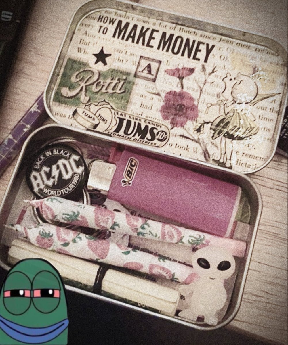 necrotwinkk's tweet photo. when he rolls his weed in pretty papers cos he knows u won’t accept anythin less. https://t.co/YnSAujD1hA
