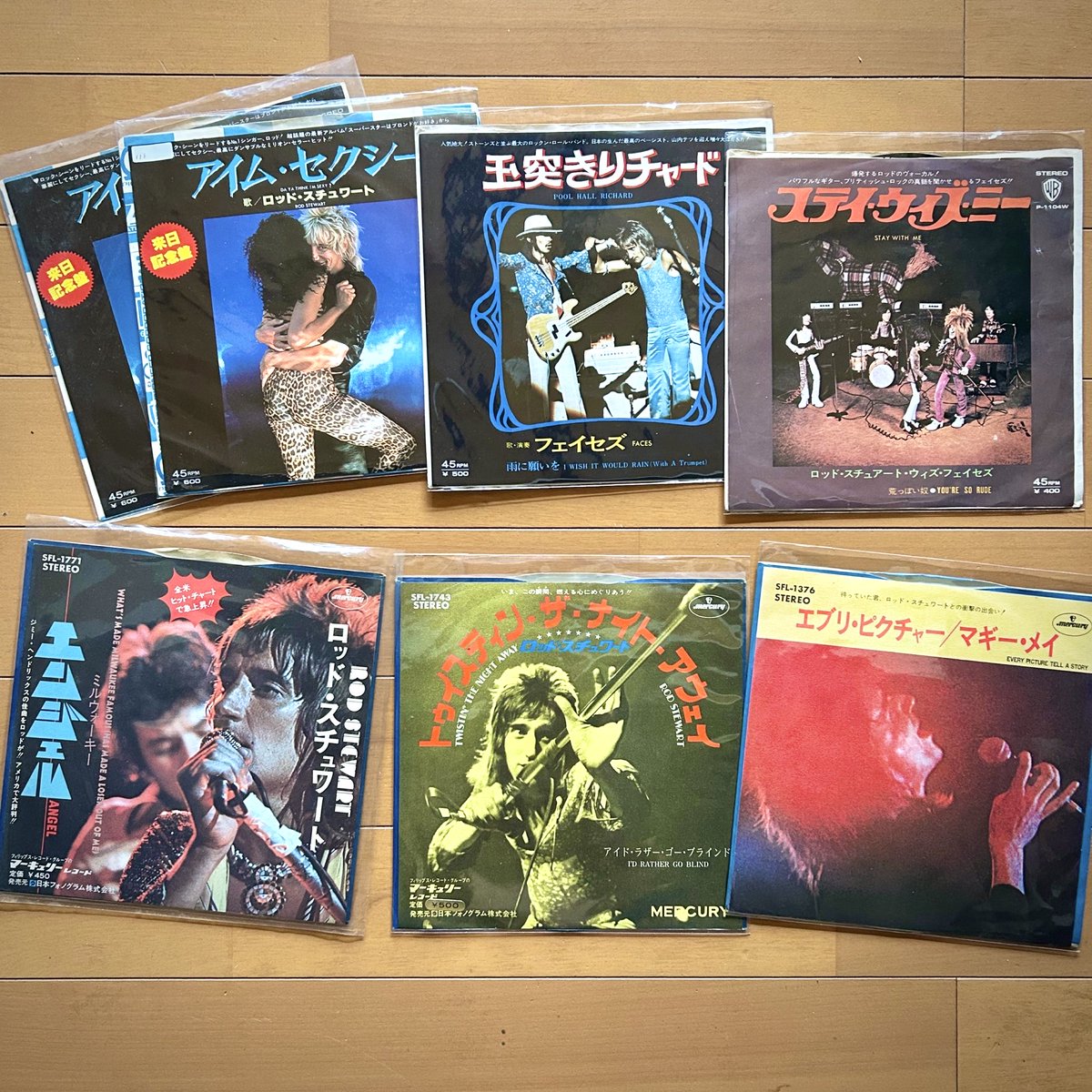 DaMemphis's tweet photo. ロッドの歌は最高だ。
1975年、定価¥500
レコードロマンの旅は続く
#rodstewart
#threetimeloser
#7inchvinyl
#日本盤
#シングルレコード https://t.co/cEXpFnt0f7