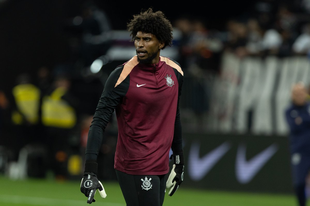 FabioLazaro_'s tweet photo. 🚨 MEDO DO Z4 ⚫⚪

Hugo Souza revela medo de cair, e não garante que fica no Corinthians

Goleiro admite temor do rebaixamento após empate com o Vitória e evita pensar em disputar a Série B. 

🔗https://t.co/fkJXnhd7ug https://t.co/O6s0AZGptG