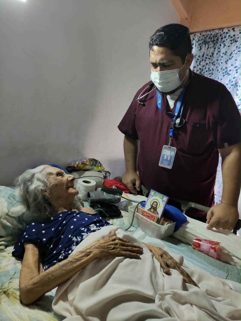 RicardoInterni1's tweet photo. Hoy (como todos los días) me fui a salvar vidas. Tocó Guatire. ¿Quién dijo que todo está perdido? Yo vengo a ofrecer mi corazón. https://t.co/iHvbAA1rmv