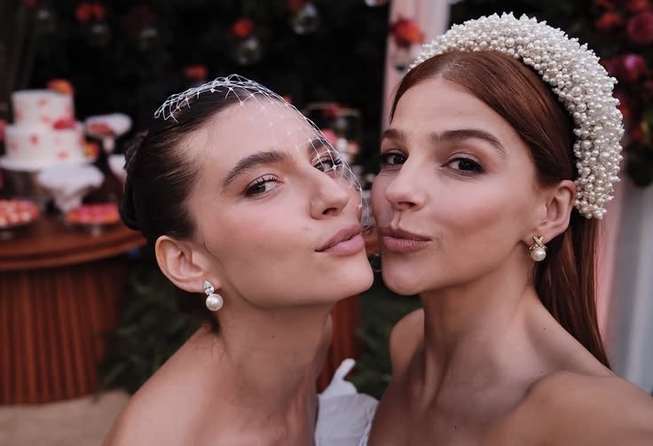 lanitsrey's tweet photo. 1 ano de lorena ferette e eduarda fragoso! te amo loquinha, te amo https://t.co/mUQt8UQH7t