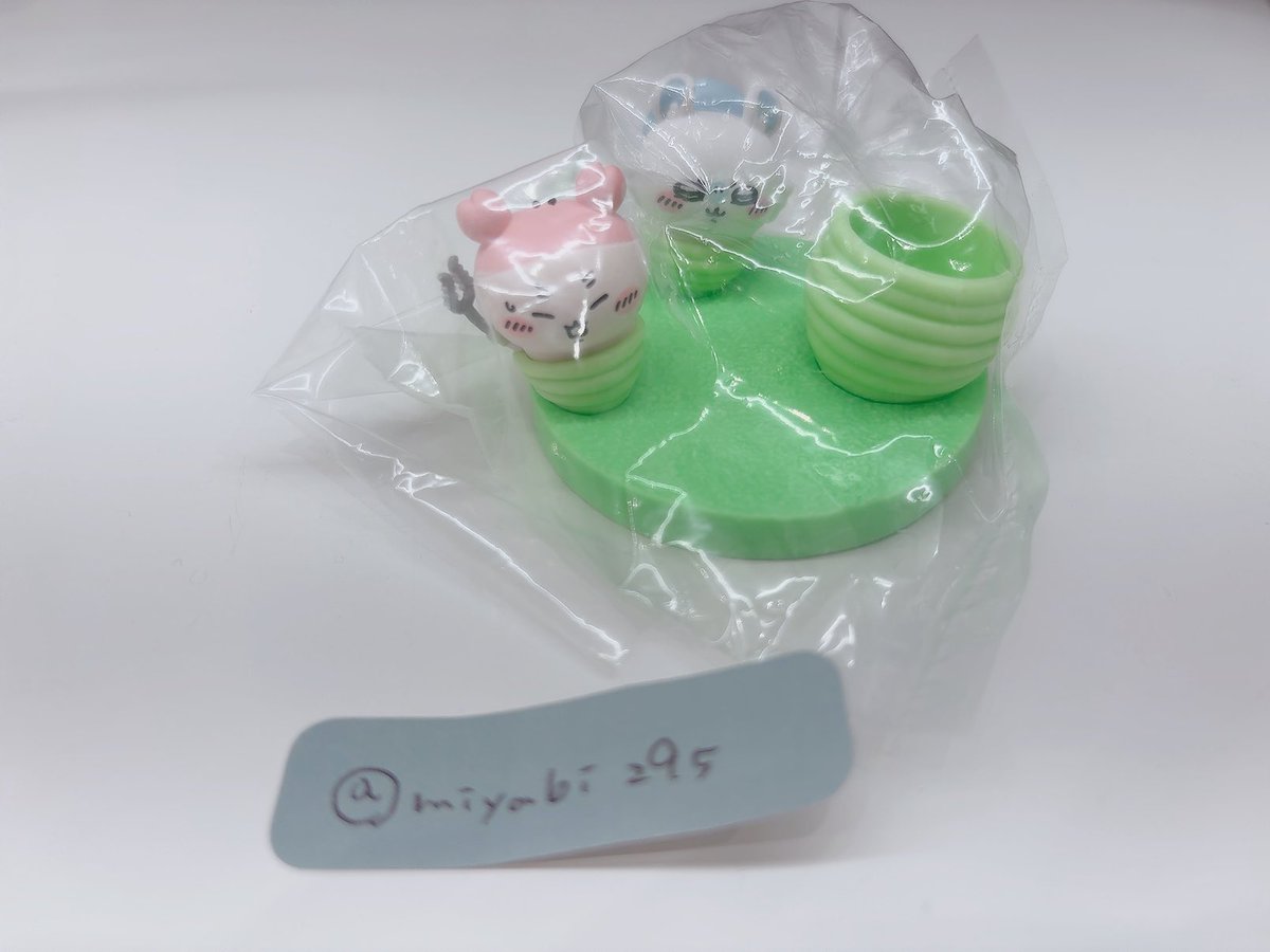 miyabi295's tweet photo. 【交換】ちいかわ デスクトップフィギュア 映画 人魚の島のひみつ

譲)モモンガ＆古本屋

求)ちいかわ＆ハチワレ＆島二郎

梅田手渡しor郵送希望です
ピンポイントで難しいと思いますがよろしくお願いいたします🙇‍♀️ https://t.co/SWIL9NENaO