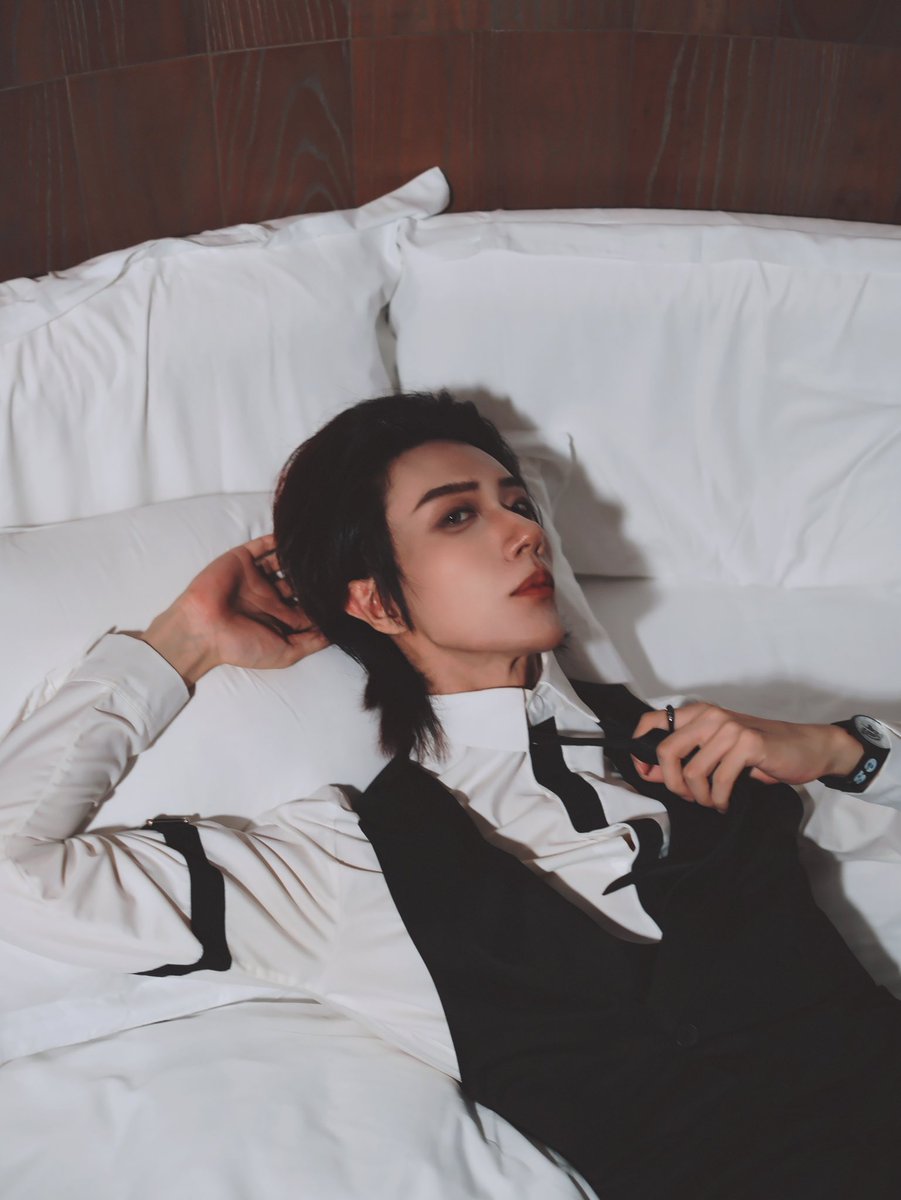 jiyuenanfeng's tweet photo. 中午有空吗？
出来一趟吧

-好吗 https://t.co/lGQkuFlmZf