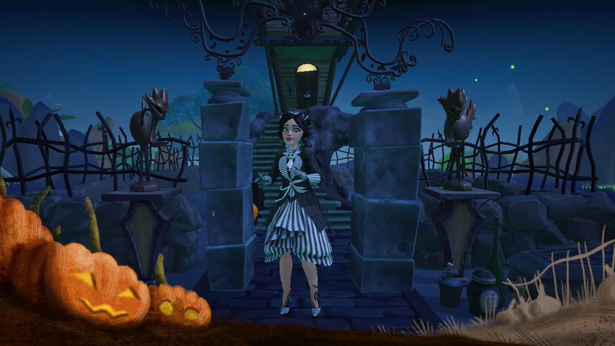 mitsuba_malice's tweet photo. I love this new fencing from the Trick or Treat event 🖤

#DisneyDreamlightValley #DDV #NintendoSwitch https://t.co/GV72yXS5ze