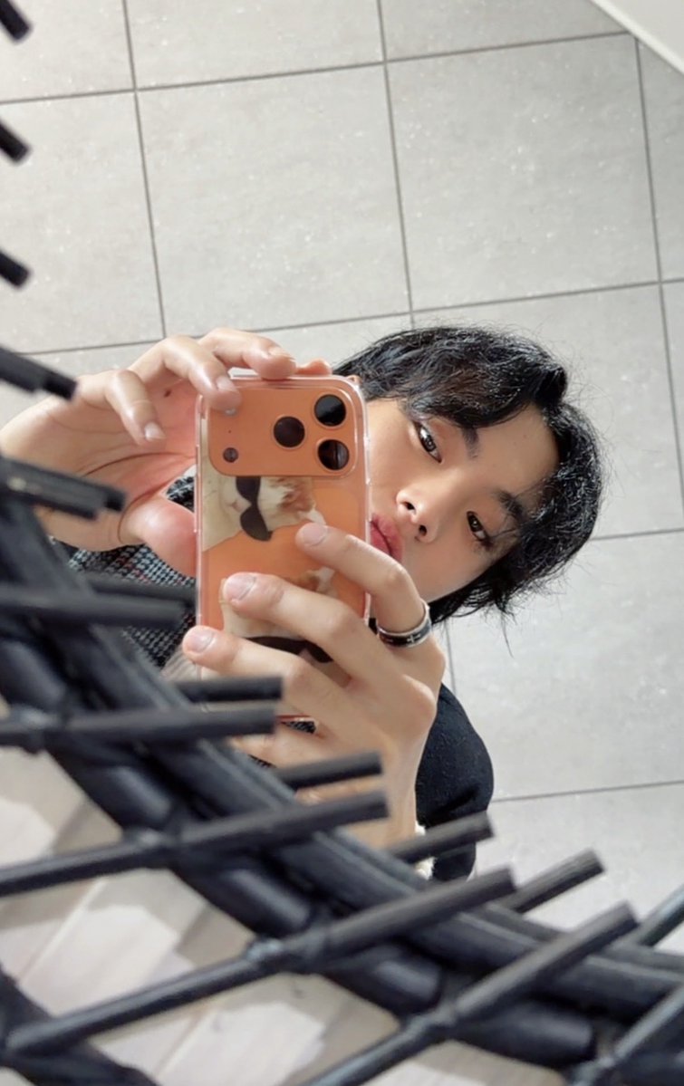 hyunynynini's tweet photo. 안녕하세어 트친들좀 구해볼려합니다..!
남자든 여자든 상관없이 그냥 친해질사람들
아무나 드루오십셔 진입장벽 낮으니까 
편하게들 말걸어주십셔 🫡
선뎀환영이구 선팔해주심 바로 맞팔가여🥵

#일상계 #고민상담소 #트친소_x친소 
#트친소_𝕏친소 #선뎀 #맞팔 #맘눌뎀
#아무나 #드루와 #제발 https://t.co/nZemiIjAzX