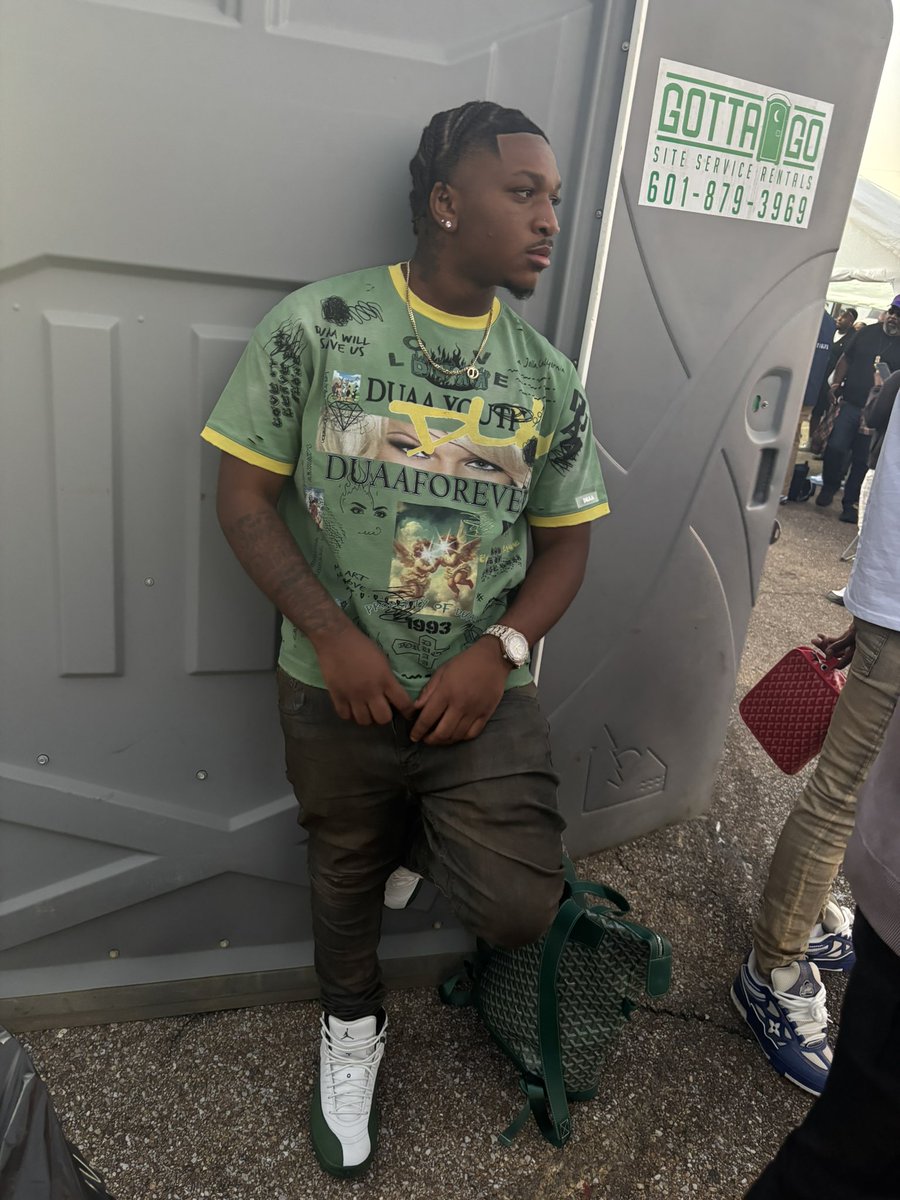 saylil1k's tweet photo. motion going on ⛹🏾‍♂️5️⃣ https://t.co/3f1EmfGSTx