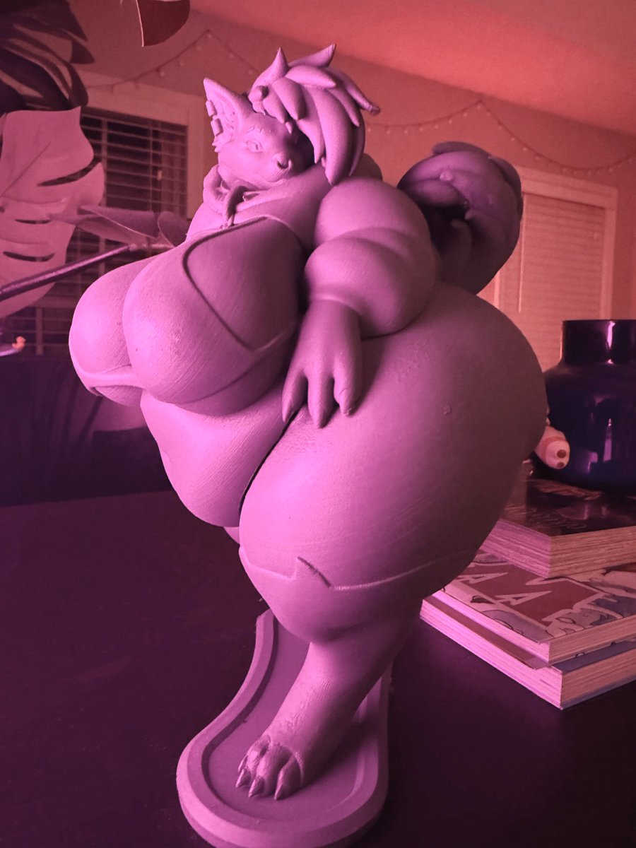 HOTPINKWOLF's tweet photo. pictures truly don't convey just how curvy and heavy this print of me is <3 i cant stop staring and every angle shows off a part of me worth blushing over ;3c

3d print by @silverfang725 
and model by @Reyriders https://t.co/2u5d7dQtif