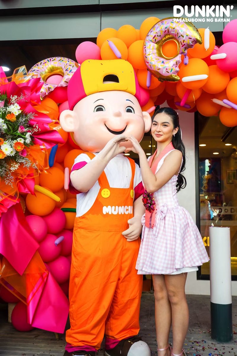 TeamKaiHQ's tweet photo. Here’s a look back at the special moments with Kai Montinola at Dunkin’ Batac, Ilocos!

Engage with Dunkin Ph:

Fb🔗: https://t.co/8p6S0DgYxm https://t.co/lzOlRaK1sH