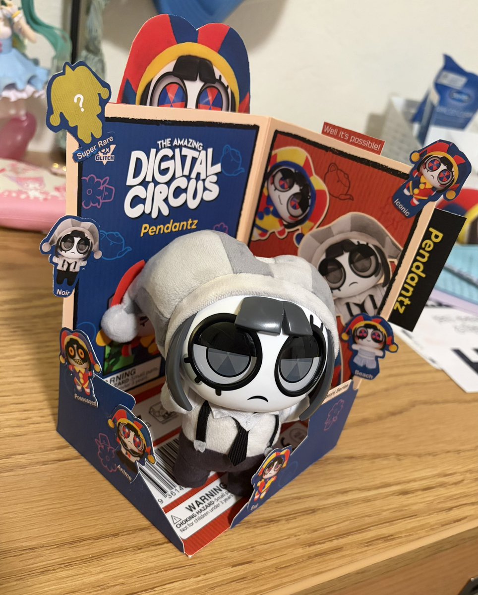 saltwatersweets's tweet photo. i made her a little display box based on a video i saw https://t.co/NefHhChQpE