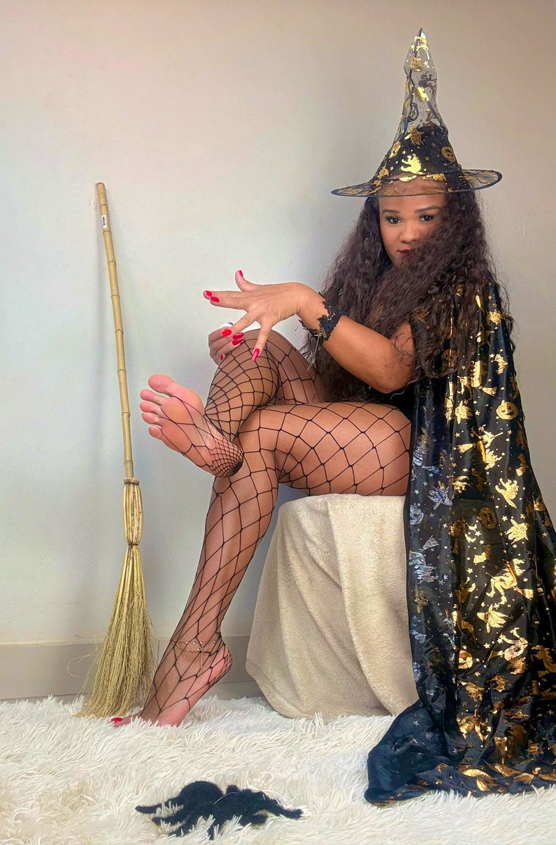 ArianyModel's tweet photo. A bruxa mais esperada da sua noite chegou ,  agora entra no meu site e assine e siga tudo 

https://t.co/ZT4sEbKVAR https://t.co/Vbd6VGLTZa