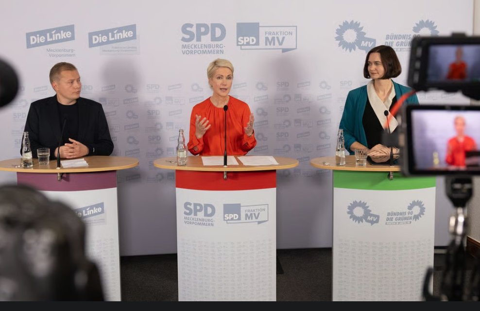 matzesmeinung's tweet photo. SPD, Grüne und Linke einigen sich darauf, die Opposition in MV massiv zu beschneiden.
Die AfD hat 45% aller Sitze, die Regierung aus rot-rot-grün 55%.
Redezeit
Opposition: 11 Minuten
Regierung: 33 Minuten
Die SPD nennt das "fair und ausgewogen". https://t.co/Ap0y4FhdyO