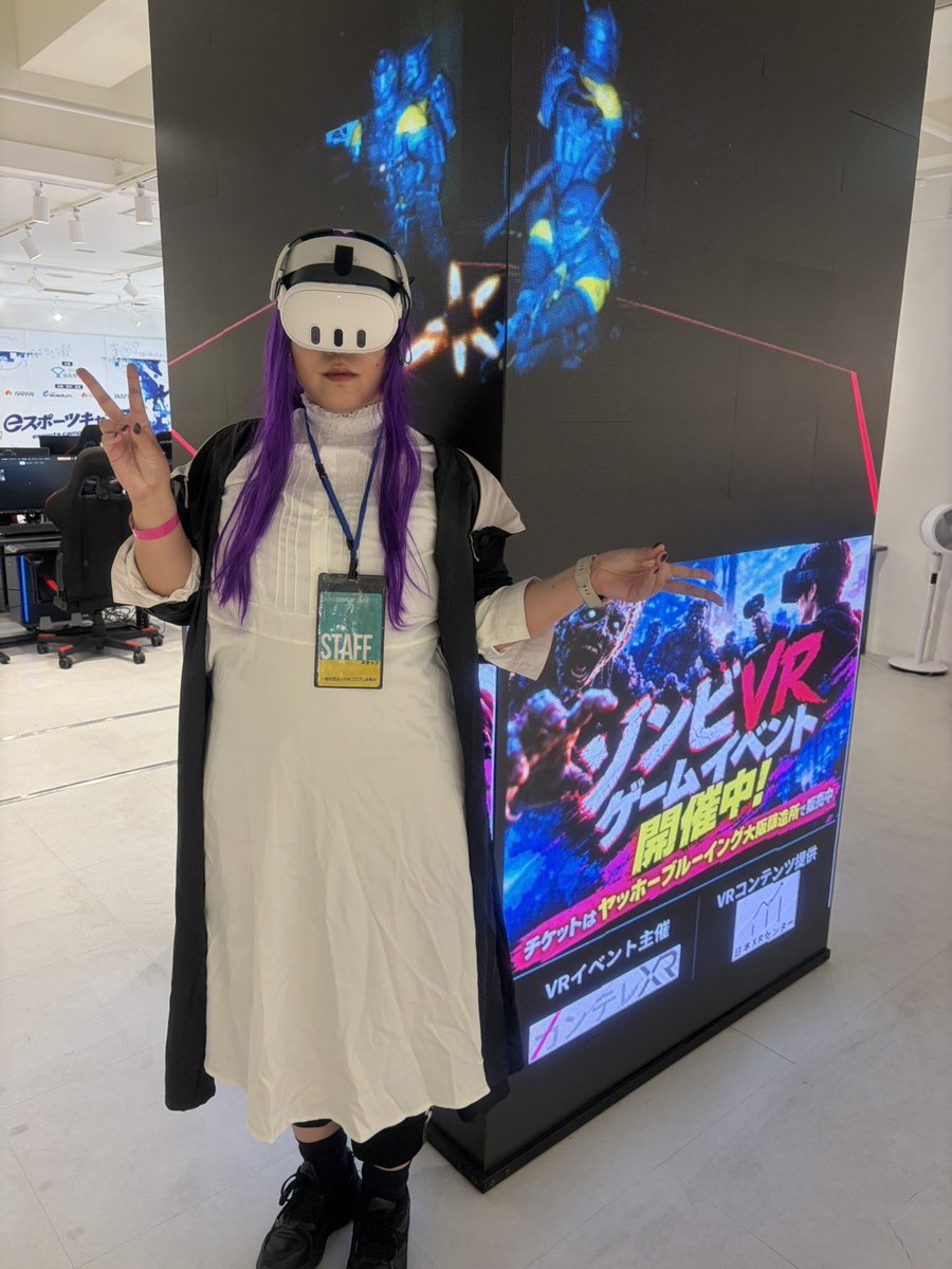 f_n_ykily's tweet photo. 全日程須藤はこちらにおりますので、コスしなくても遊びに来ていただくだけでも嬉しいです🥰💕
VRは18:00〜してるみたいで最��6人まで体験出来ちゃう本格的なゾンビシューティングです🔫💥ウィッグしたままでもVRゴーグル装着可能なので気になる方はぜひぜひ🏃‍♀️💨 https://t.co/qcG5UkdSJA