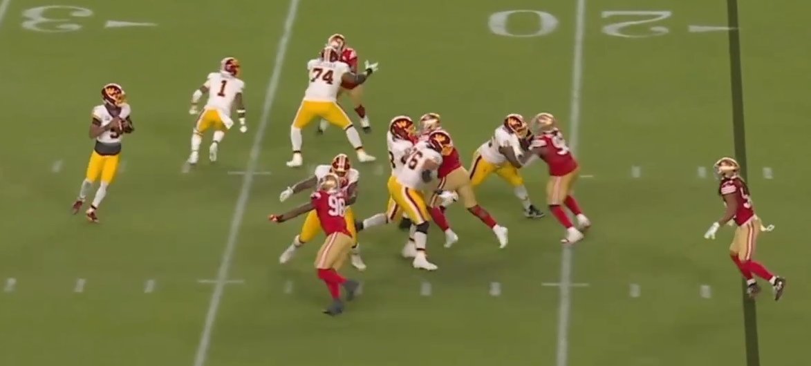 99mykei's tweet photo. @vistro57523667 @Coorc_5 @HogsHaven So, you think Warner is a Madden 13 LB lol, Diggs was at least 10 yards down the field and cut past this invisible pass lane Warner was covering https://t.co/gj5hcbAjPj