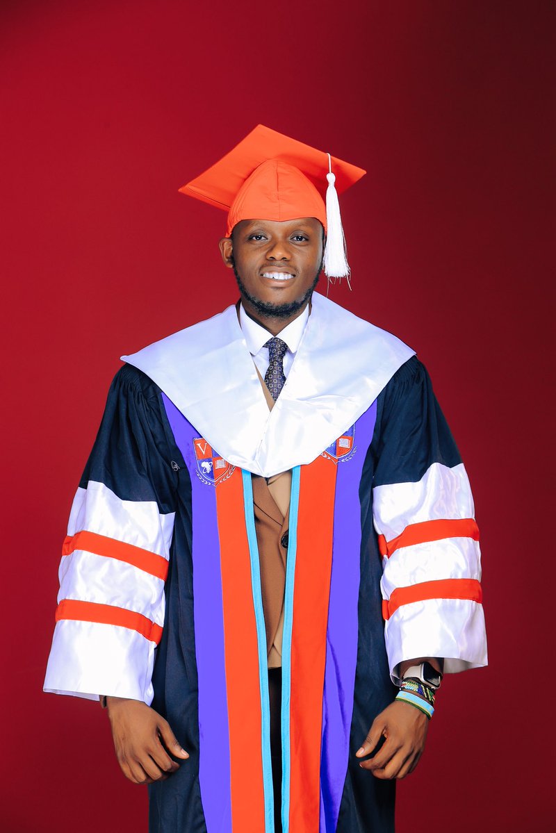 francis_isano's tweet photo. By God's grace, today I am graduating with a Master’s degree in Diplomacy and Global Studies from Victoria University! 😭🎓❤️

To my mother and siblings, thank you for never giving up on me. 

To @KKariisa, thank you for opening doors that changed my life and allowing me to become who I am today. 

To the Vice Chancellor of Victoria University @ReachDrMuganga, thank you for lighting my future and making this dream possible.

God has truly remembered me. We made it! 🙏🏾😭❤️