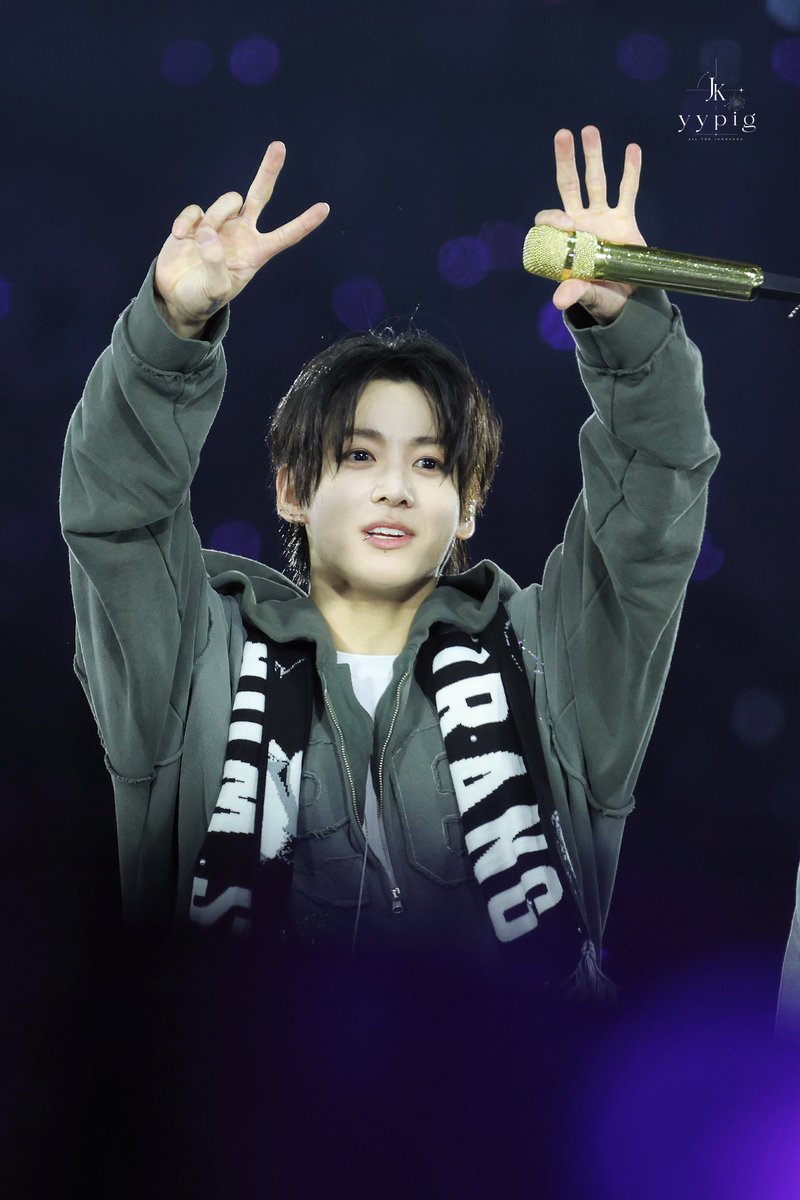 YYPIG97's tweet photo. 261016  SANTIAGO
👼

 #정국 #JUNGKOOK @BTS_twt #방탄소년단
#BTS_WORLDTOUR_ARIRANG_SANTIAGO https://t.co/UYFsrRa72G