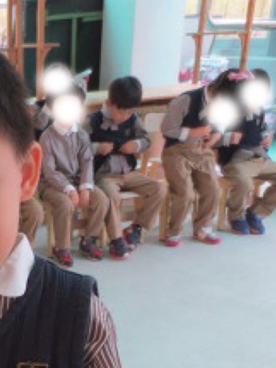 eomkkumneri0113's tweet photo. 한달 동안 열심히 연습했던 제기차기왕 선발 대회
 
그냥 제기차기는 우리 친구들이 많이 어려워 하기에
친구들에 맞게 줄을 달고 제기차기를 했습니다.
 
드디어 비장한 표정과 각오로 열심히 제기차기를 한 
꿈내리유치원 계수나무반 엄성현 어린이 https://t.co/m8OapobTuF
