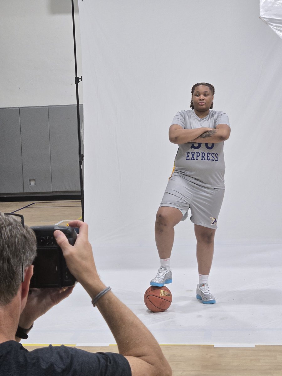 MonroeExpress's tweet photo. 2026-27 Express Women's Basketball Season loading!
Some behind-the-scenes shots of Media Day.
The nationally ranked No. 8 Express will defend their regional and district championships.
The season begins in less than two weeks.
π₯ π₯ π₯
#ExpressPride https://t.co/ClRC3OvbuD