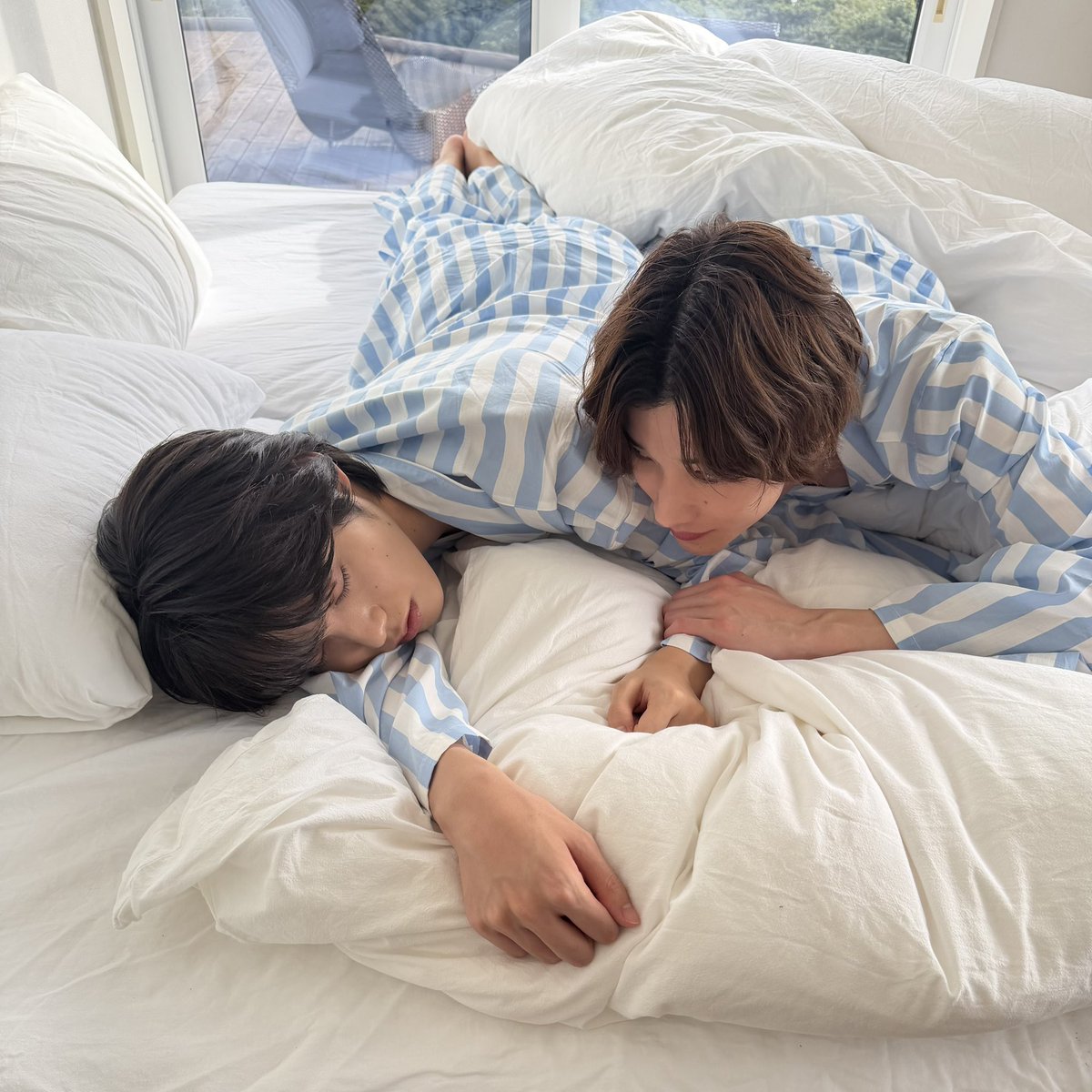 youkya_photo's tweet photo. 【重大発表】

📸 『陽キャ集団にいる芹沢は、俺の前だと様子がおかしい』ビジュアルブック発売決定！ 📖✨

皆様いつもたくさんの応援ありがとうございます✨
芹沢と鈴木のここでしか見られない2人の姿をお届け...！💕

気になる発売日や特典情報は順次解禁予定！
続報をお楽しみに👀✨

#陽キャ集団 https://t.co/3qK3sdkZwa
