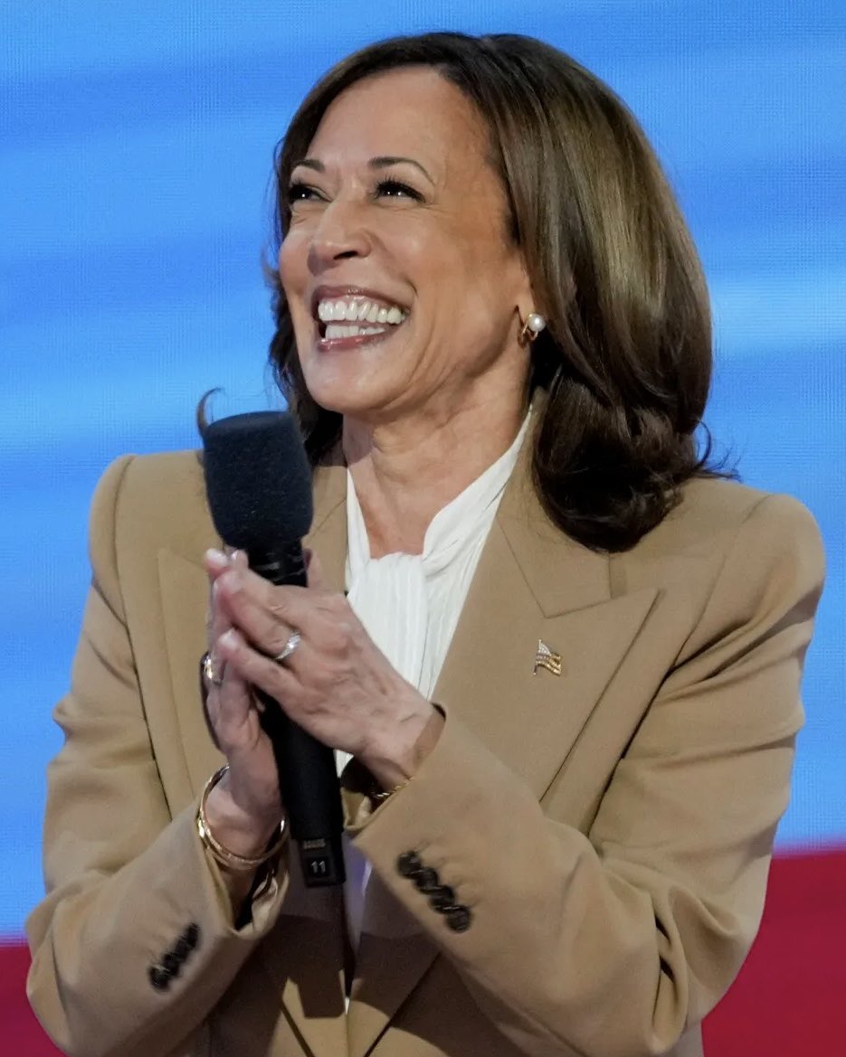 PopSpectator's tweet photo. Happy 62nd birthday to Kamala Harris! https://t.co/mTzjBYM80w