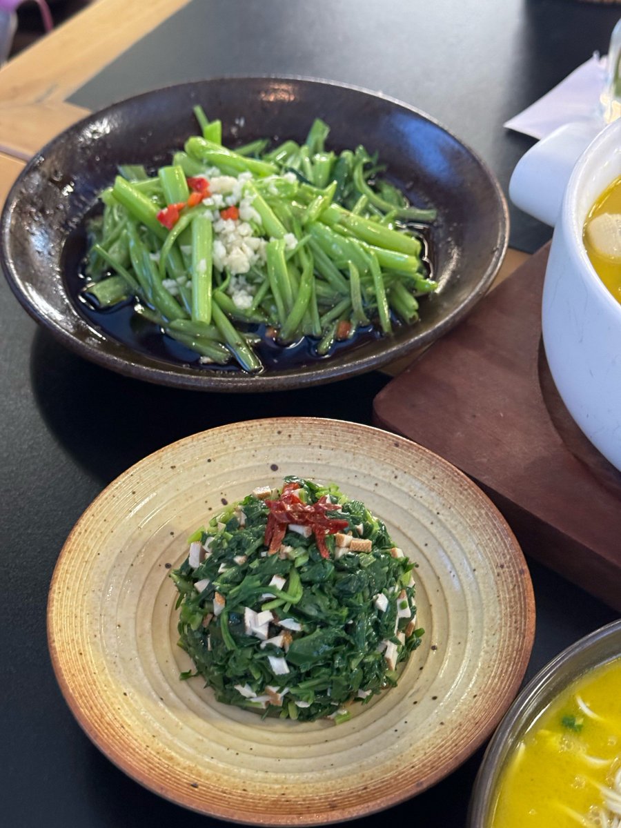 18510070227Nola's tweet photo. [A fresh feast with "迂那炊" flavors! Simple, warm vibes that make every bite feel like a cozy little treasure]， https://t.co/3NgGWNcTys