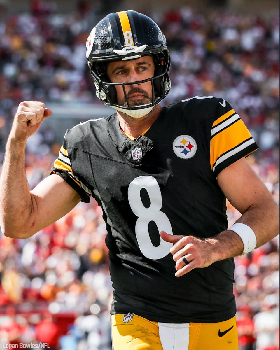 Stake's tweet photo. Four winning NFL picks turned @LosPollosTV's $50K bet into over $242K on Stake https://t.co/2BIU2AIJ2V
