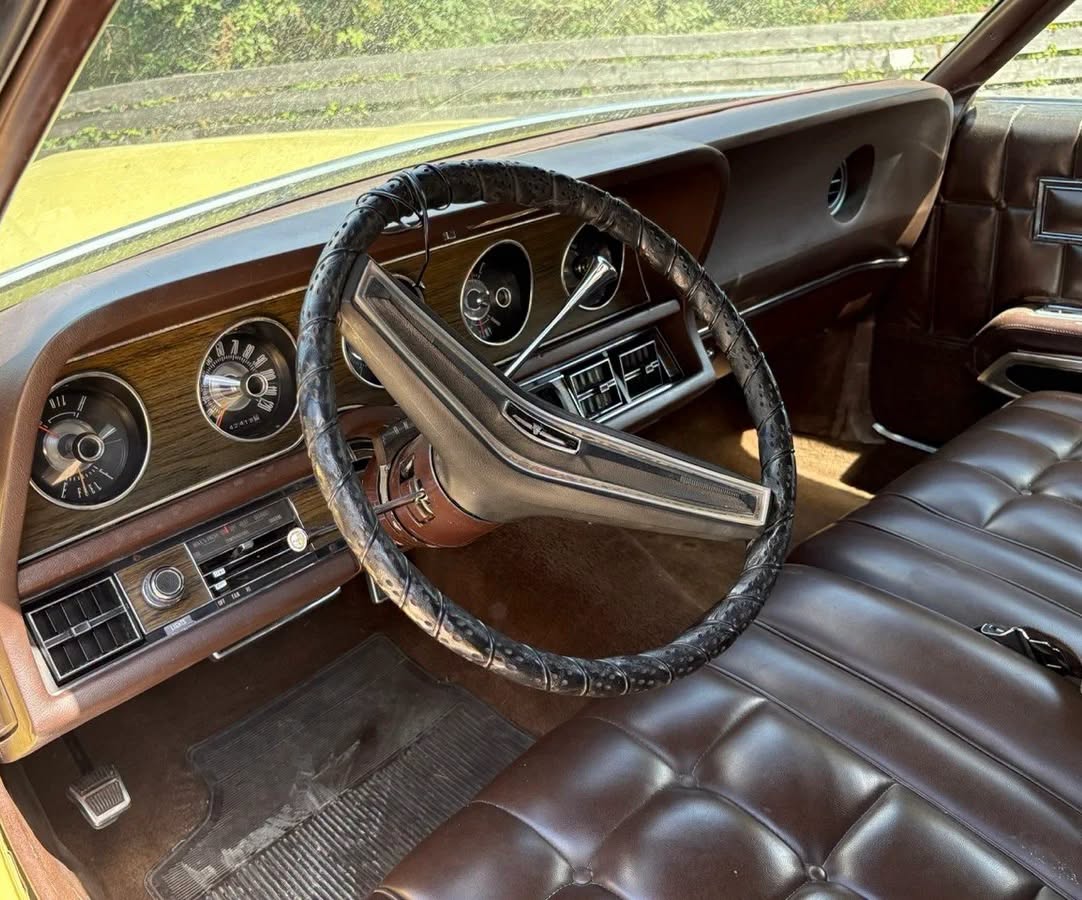 GregBruhl3's tweet photo. 1970 Ford Thunderbird Landau 7L V8 - Brougham
#Car
Interior https://t.co/kq1nfMoC6j