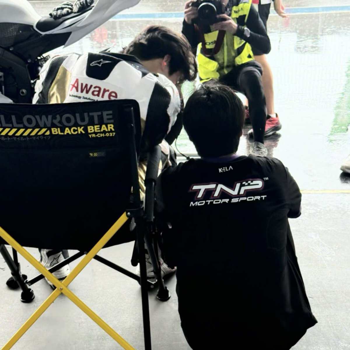 ingkasav's tweet photo. ohming 🧡💙🏁 :

front view                          back view https://t.co/FKJjSDQclu