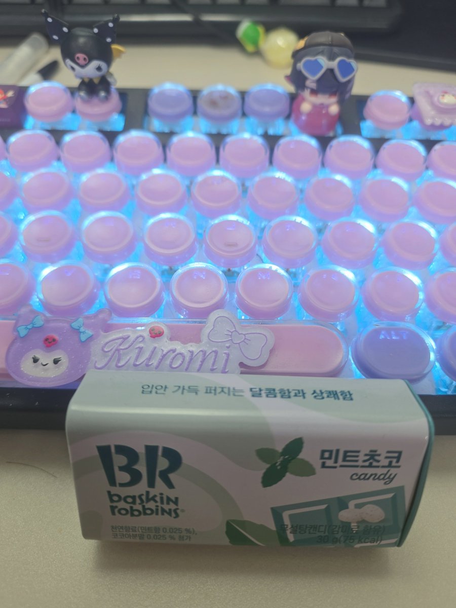 daelang_e's tweet photo. 일하다가 민초맛 사탕 받았더...!!
민초 조아🩷 https://t.co/dPwclGeUBO