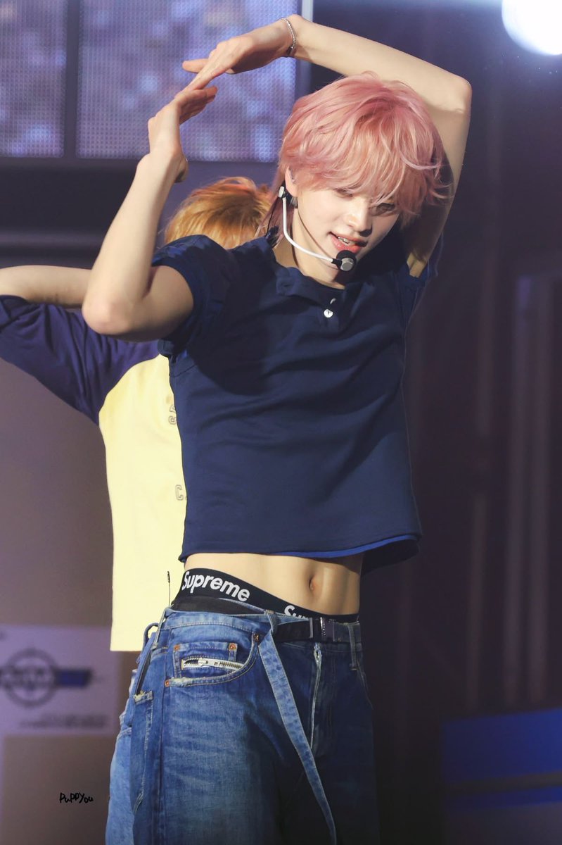 netineti33's tweet photo. 크롭티는 남성복임 https://t.co/HCCm0D13M4