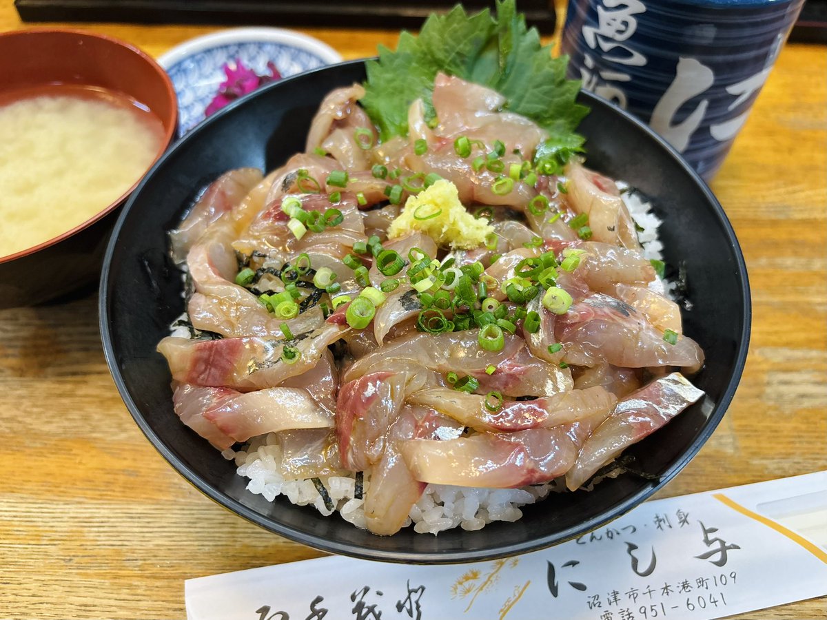 majyokkorei's tweet photo. 日本一の鯵と言われてる。鯵の概念変わるかも https://t.co/AIhUFWjGmf
