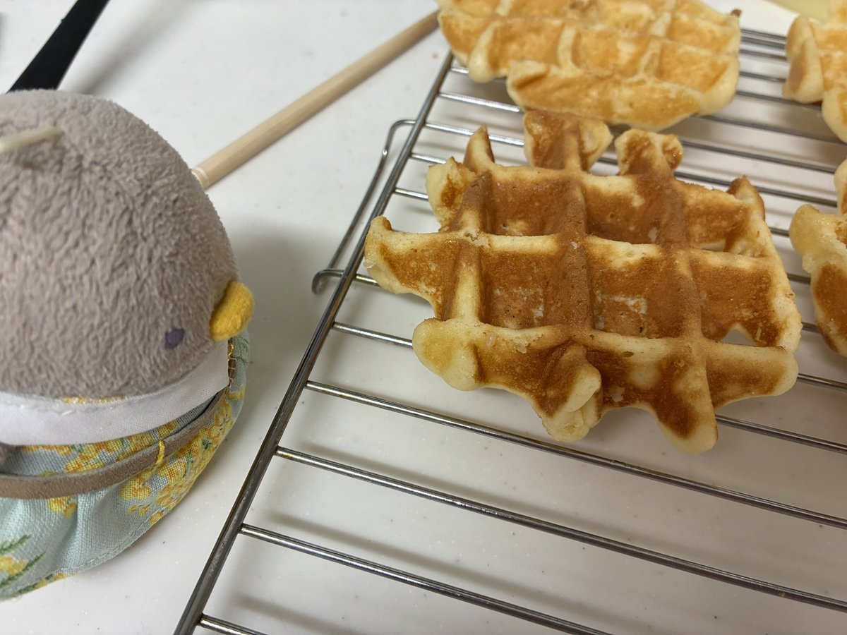 mame_cos's tweet photo. ( ･θ･ ) .｡oO( わっふる焼きました！(あるじが)
(*ˆθˆ*) .｡oO( ざらめたっぷり！ https://t.co/aa1Eq2Yvda