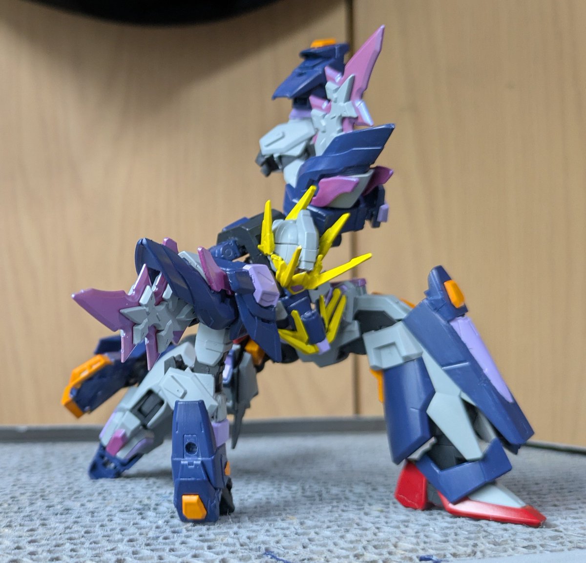 aoumiCTF01's tweet photo. 本家ディザイアさんと同様スーパーヒーロー着地もできる

胴体の構造は1部うちの龍神王から流用してるから動かした時に可動部が露出して不自然に見えちゃったりはしてるけどよく動く https://t.co/vlTtK4RAay