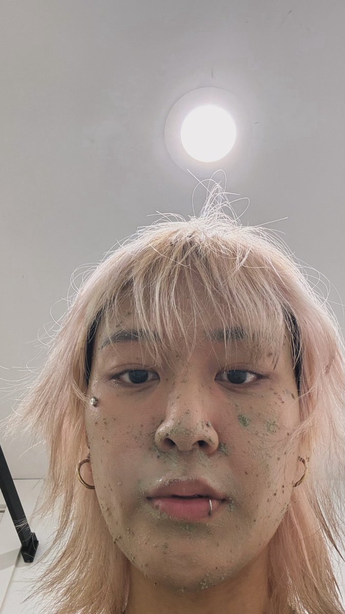 sundaegukbapJMT's tweet photo. the internet is not real guys im not a sex craved asian femboy im just a derp yessir https://t.co/rEY70WVkpj