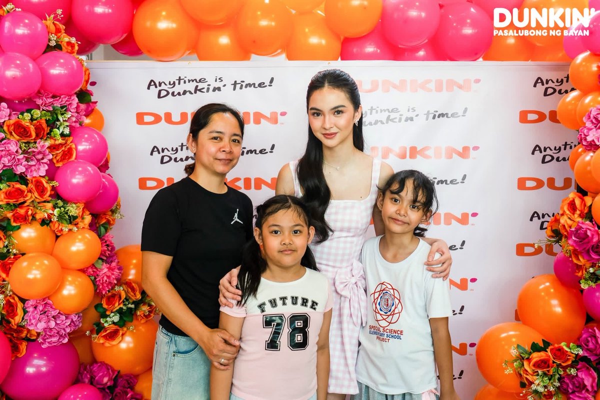 TeamKaiHQ's tweet photo. Core memory unlocked!  A little bouquet of love for Kai Montinola from Kaimates Batac during the grand opening of Dunkin’ Batac, Ilocos Norte! 

Engage with Dunkin Ilocos

Fb🔗: https://t.co/bZ7Yx2Zx5Q https://t.co/k8aMtbbdVf