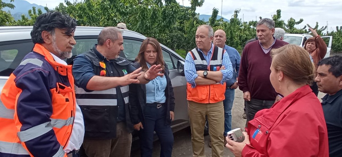 SenapredOHi's tweet photo. Esta jornada, equipo de #SENAPREDOHiggins realizó actividades de preparación y prevención en la región y en la instancia se ejecutó la visita a puntos críticos en las comunas de Coltauco y Doñihue. https://t.co/td1rJTSx7A