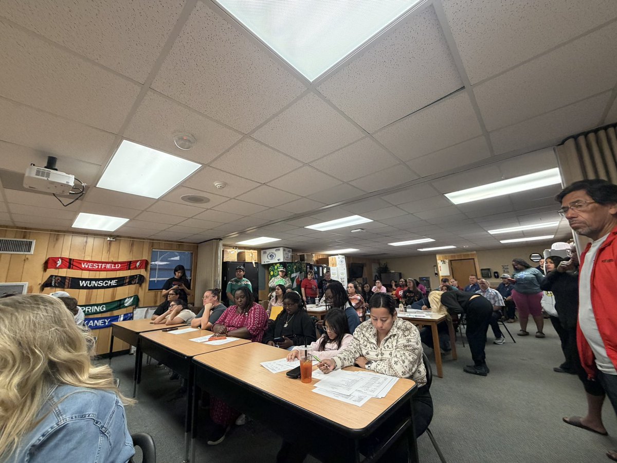 EudoraOBrien's tweet photo. Tri-Club meeting tonight as we prepare for our April 2027 show. @SpringISD_CTE @springtriclub https://t.co/b9iRwYweTx