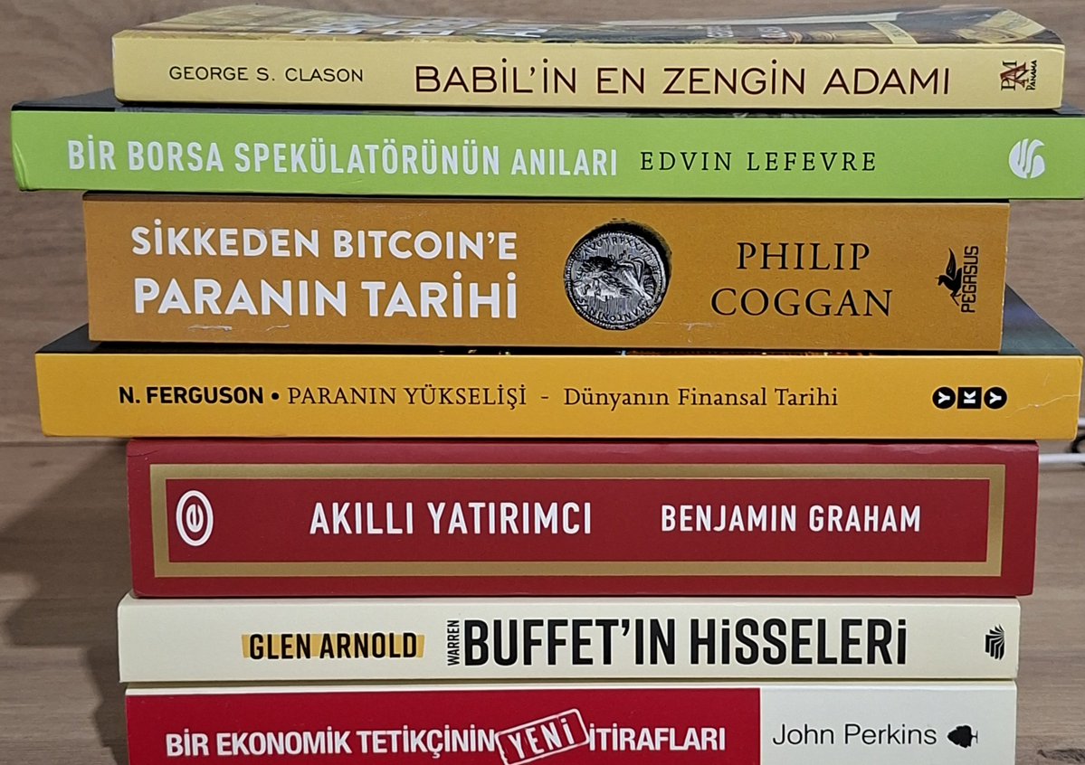 cezmiciftcii's tweet photo. 1. Şimdiye kadar ekonomi ve borsa üzerine hiç kitap okumamıştım, yakında bunlara başlıyacam ve bu alanda devam edecem. Daha önce okuduğum kitaplar sermayeyi sert eleştiren kitaplardı, pişmanmıyım asla. Manevi olarak bana çok büyük katkıları olmuştur. https://t.co/VVMXRR1yUE