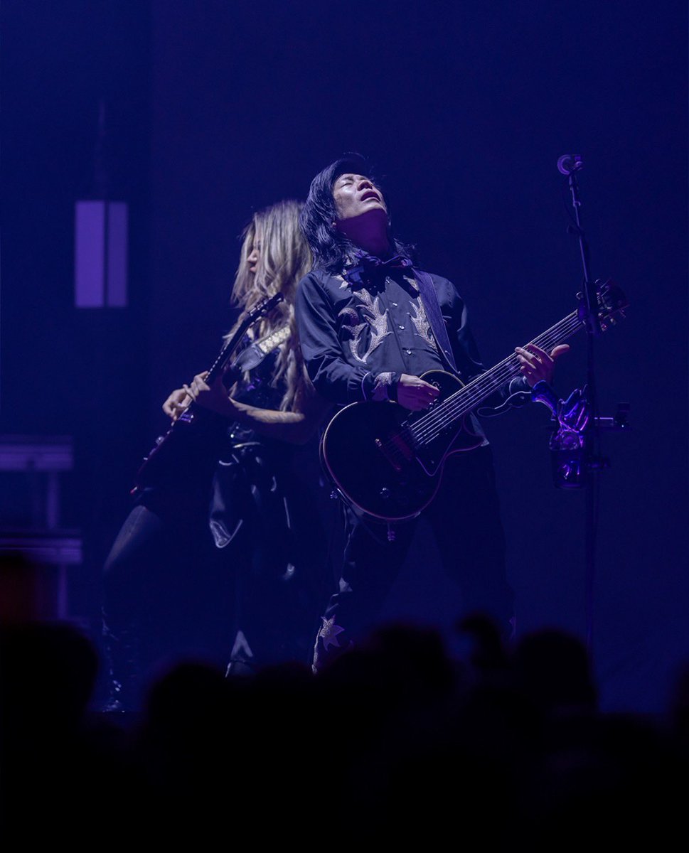 Jack_Bass_'s tweet photo. Great crowd in Tampa at the @benchmark_arena - another fun show in Florida!

Hard to believe we’re halfway through this tour already - Indianapolis is next up tomorrow…

@SmashingPumpkin 

📸: Mark Lomoglio https://t.co/1Q3qZTosMG