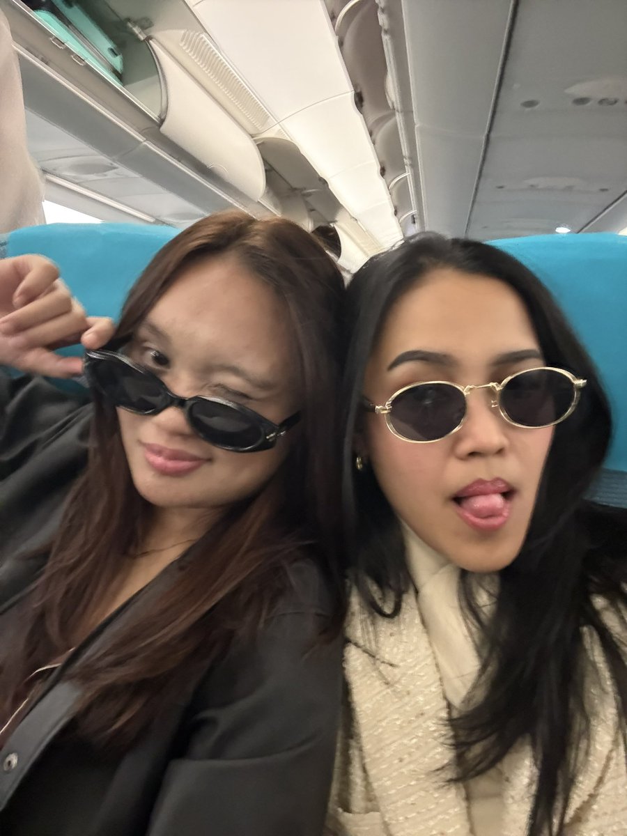cappaulson's tweet photo. hy guys we’re back!!! ❤️❤️❤️ https://t.co/WN9g49acTU