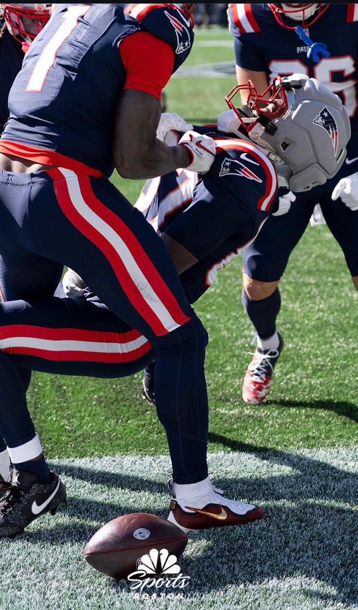 HaterReport's tweet photo. Romeo Doubs on the ground screaming for help and AJ Brown and DeMario Douglas manhandling him 😭

Doubs went on IR today 💀 https://t.co/UXYjueSNbP